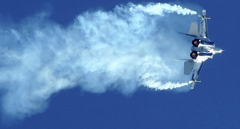 Brennende russische MiG-29 beim Absturz gefilmt