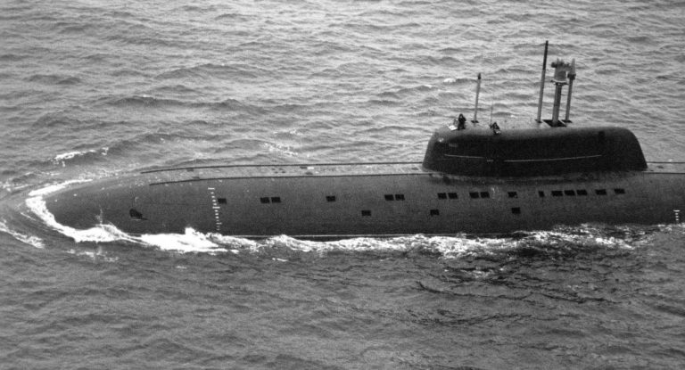 Wie ein russisches Atom-U-Boot einem amerikanischen den Sonar abgebrochen hat