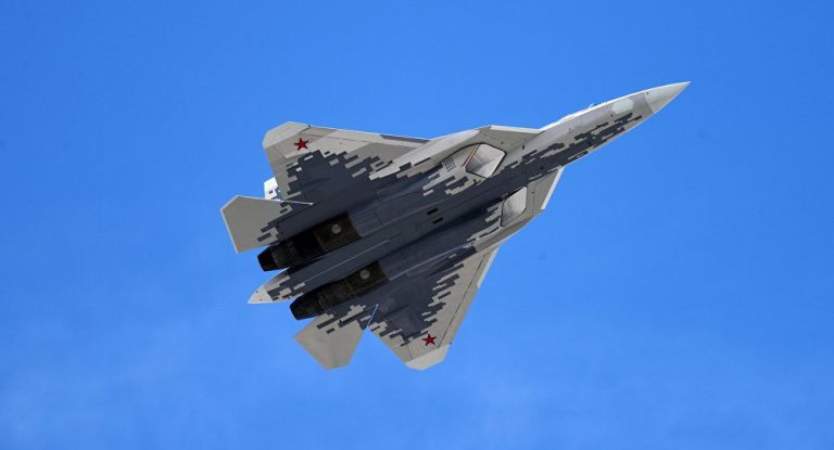 Russlands Zukunfts-Kampfjet: Flügel der Su-57 bricht bei Test – VIDEO