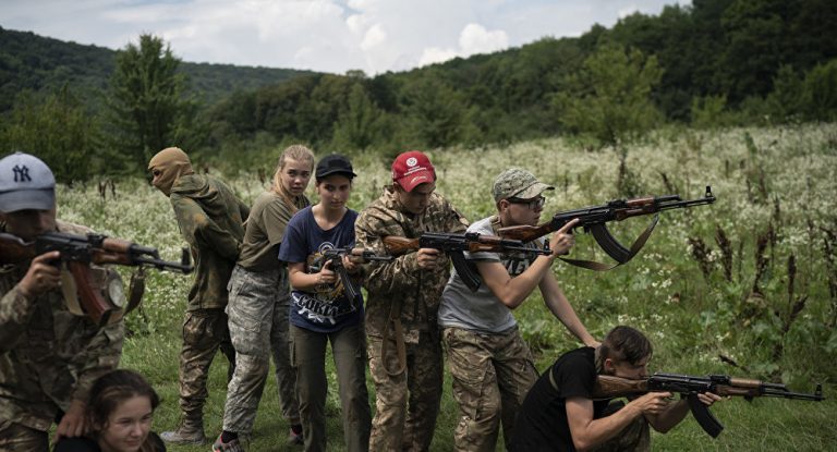 Ukrainisches Lager: Hier lernen Kinder, Russen zu töten