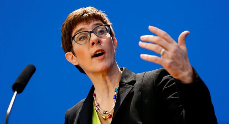 EU-Häfen für Russland sperren? Gabriel bezeichnet Kramp-Karrenbauer als „Hitzkopf“