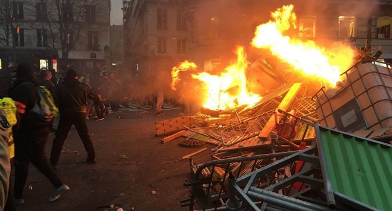 Paris: neue Zusammenstöße zwischen „Gelbwesten“ und Polizei – VIDEO