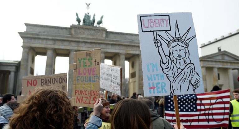 Deutsche halten USA für bedrohlicher als Russland – Umfrage