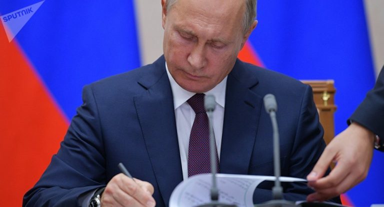 Auch Putin lässt INF-Vertrag aussetzen