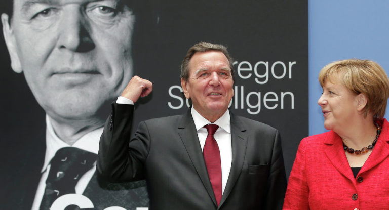 Wegen Merkel: Schröder sieht CDU im Dilemma