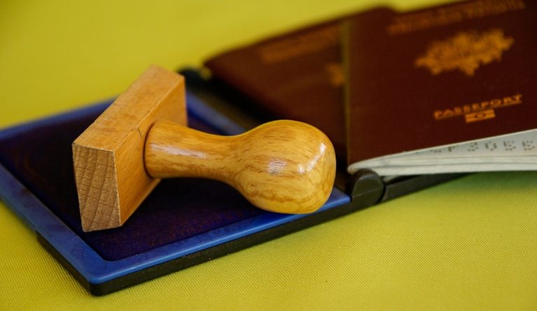 Italienischer Priester soll Migranten beim Fälschen von Dokumenten geholfen haben