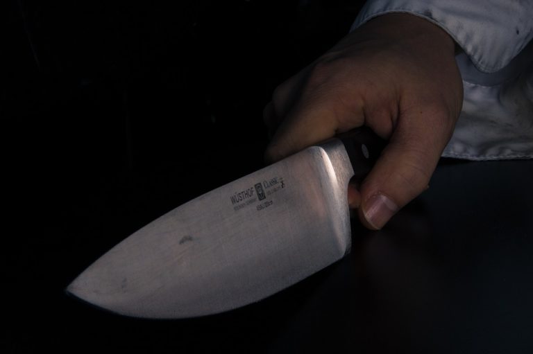 Nach Messerattacke auf Schwangere: Migranten müssen in den Knast
