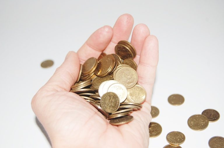 Bund drohen Steuerausfälle von mehr als 85 Milliarden Euro – werden die Flüchtlinge bald wieder nach Hause geschickt?
