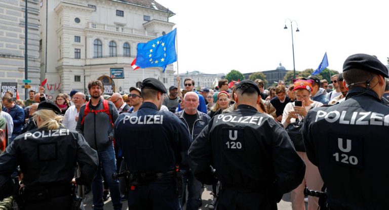 Straches Rücktritt: Tausende gehen in Wien auf die Straße – VIDEO