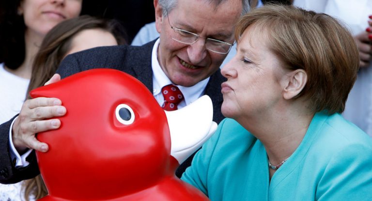 Merkel: Deutschland fehlen nach Maut-Urteil bis zu 500 Millionen Euro