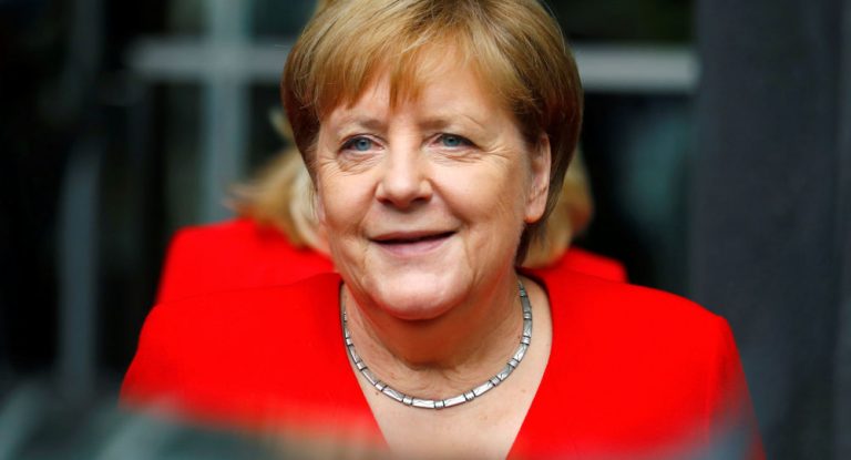 Merkel ohne Mund-Nase-Schutz: „Woran liegt das?“ – Bundeskanzlerin antwortet