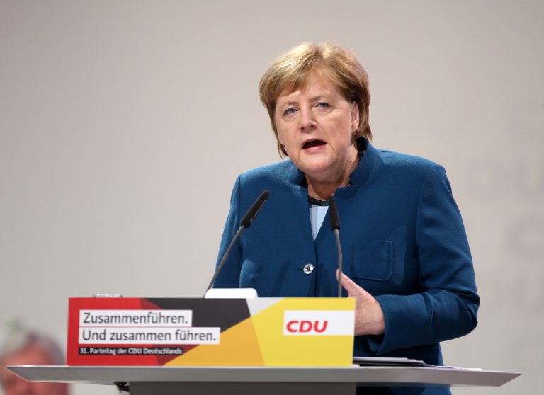 Bundeskanzlerin warnt vor Rechtsextremismus in Deutschland