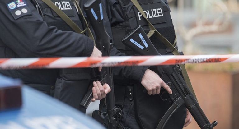 Video: Stuttgarter wird regelrecht zerstückelt – Staatsangehörigkeit des Verdächtigen bekanntgegeben