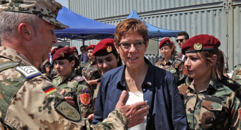 AKK warnt vor Bundeswehr-Abzug aus Afghanistan und Irak