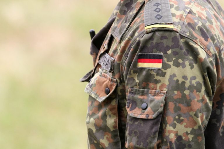 SPD-Politiker wollen Anti-IS-Einsatz fortsetzen
