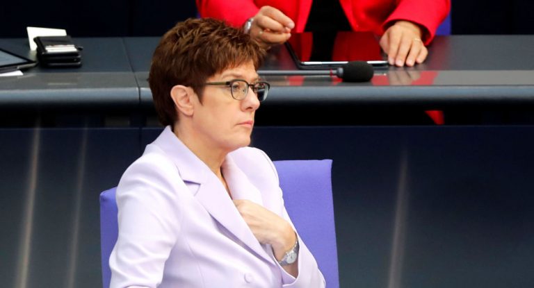 Kramp-Karrenbauer will längeren Einsatz der Bundeswehr in Mali