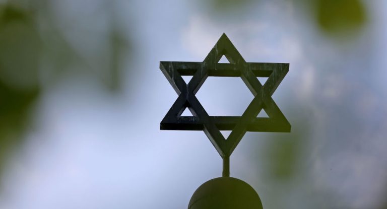 Bespuckt, geschlagen, getreten: Antisemitische Gewalt in Deutschland in letzter Zeit