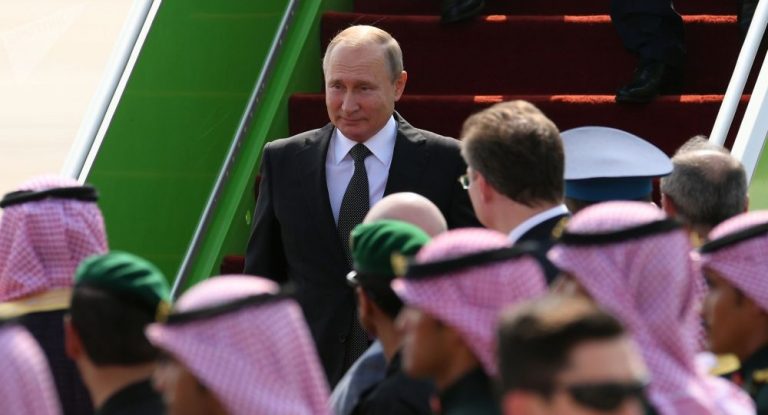 Saudisches Orchester überrascht Putin mit „Remix“ der russischen Nationalhymne – Video