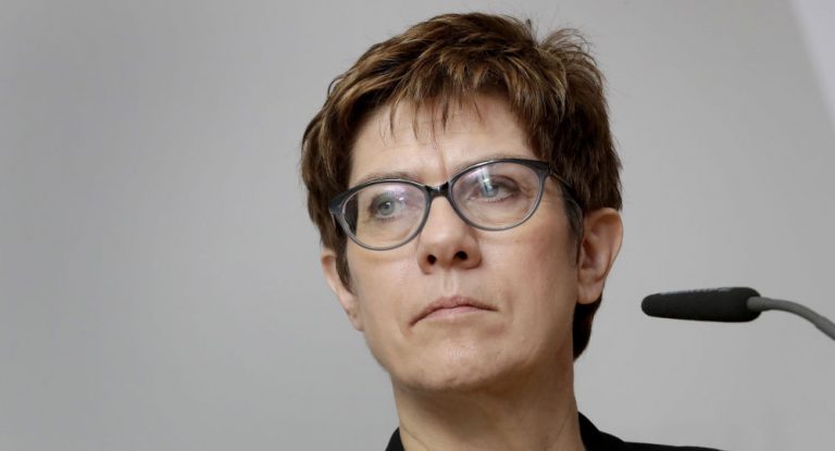 Ist auf die USA Verlass? Kramp-Karrenbauer kritisiert Washingtons Syrien-Politik