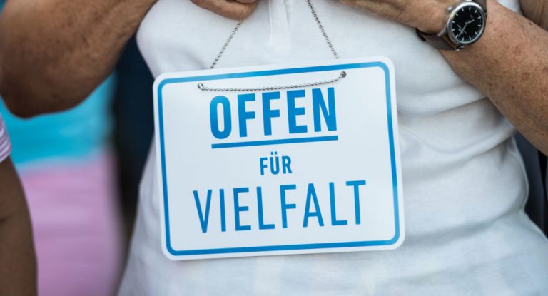 Aufnahme legaler Migranten: Polen Spitze in der EU, Deutschland auf Platz zwei