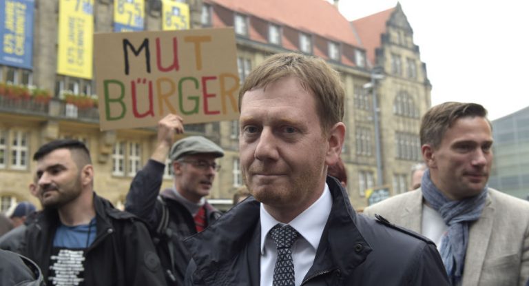 Sachsens Regierungschef Kretschmer warnt vor Hass und Extremismus in Deutschland