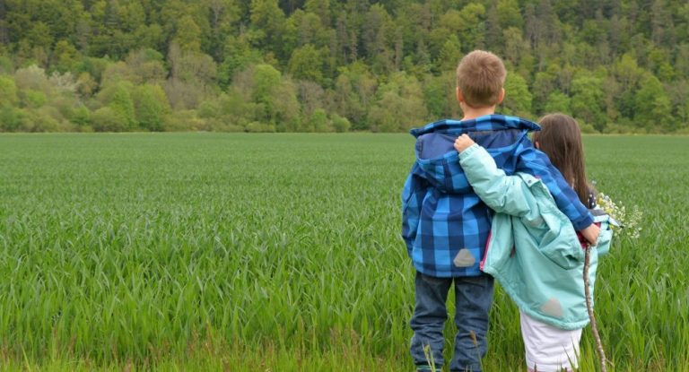 Jugendämter stecken mindestens 42 Kinder mit umstrittenen Begründungen in Heime