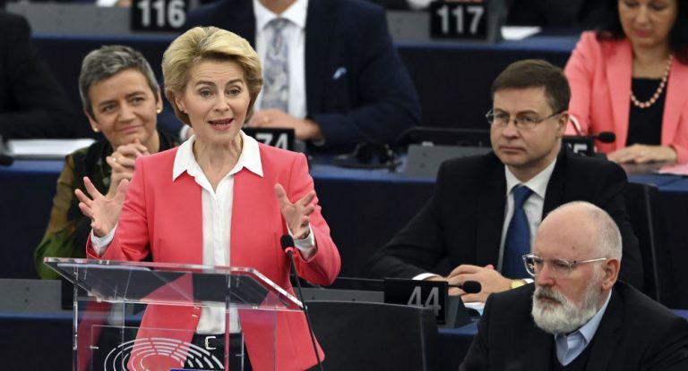 Nun offiziell: Europaparlament bestätigt von der Leyens neue EU-Kommission