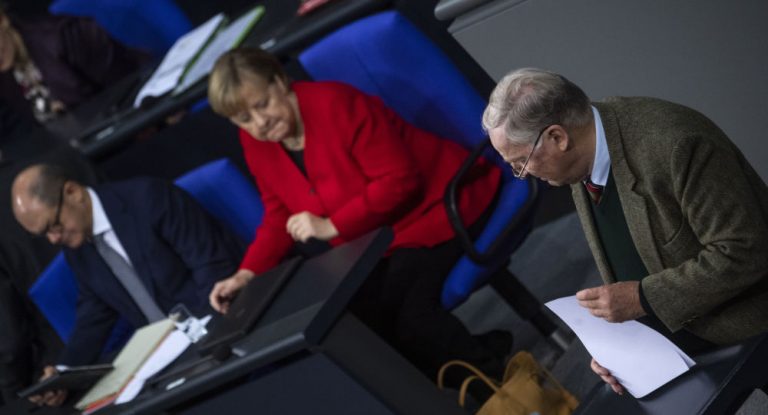 Arbeiten Abgeordnete zu viel? – Nach Schwächeanfällen will Bundestag Sitzungen ändern – AfD dagegen