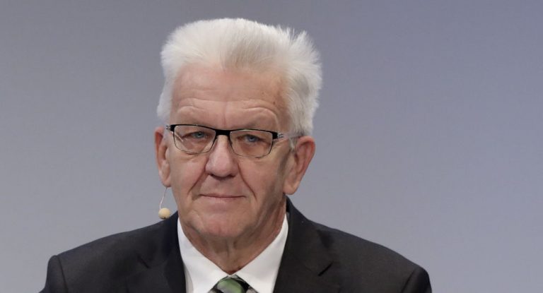 Kretschmann gegen zu viel direkte Demokratie: Kann Populisten in die Hände spielen