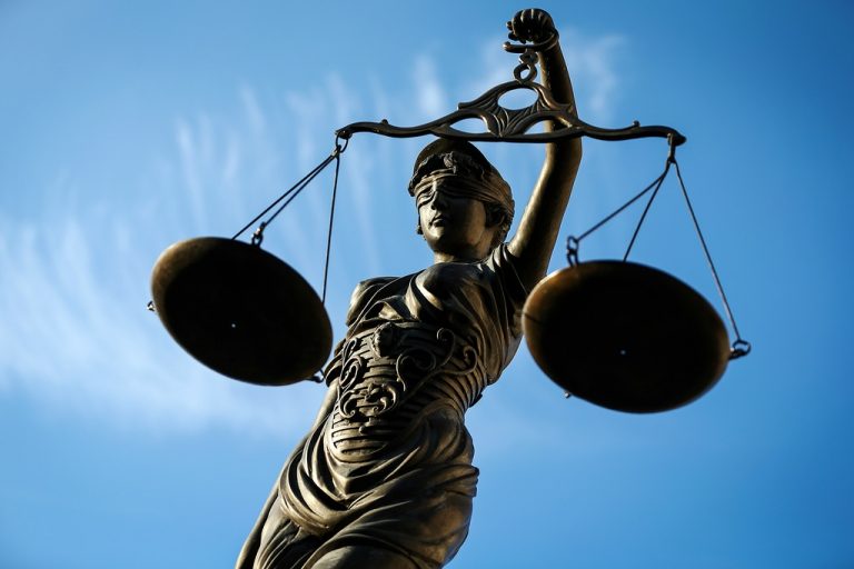 Ein Staat ohne Regeln, Gesetze und Lösungen