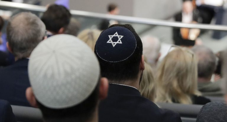 Israel-Kritik gleich Antisemitismus? – Neue Sprachregelung an Unis sorgt für Unmut