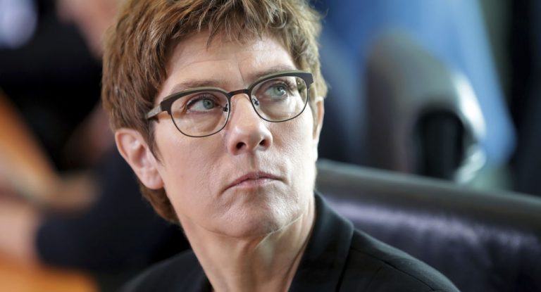 Georgier-Mordfall in Berlin: AKK regt weitere Maßnahmen gegen Moskau an