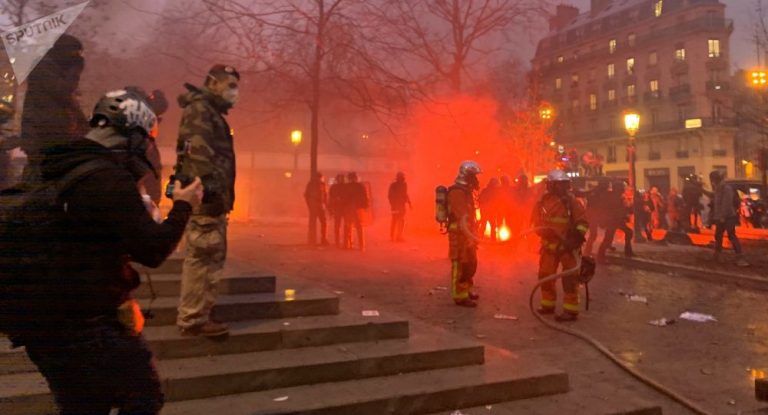 Trotz Macrons Appell: Gewerkschaften setzen Proteste in Paris fort – Video