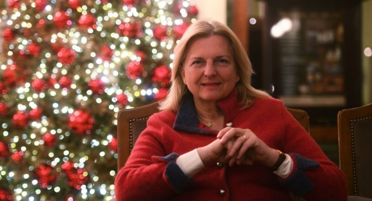 „Wir Österreicher waren nie so transatlantisch, weil…“: Karin Kneissl in Moskau Exklusiv