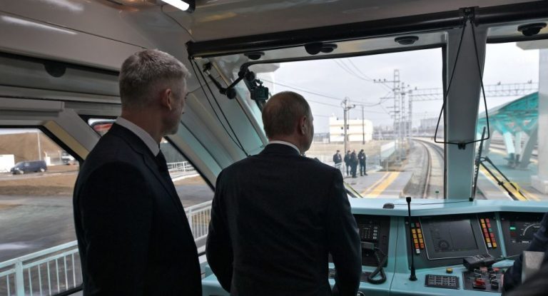 EU kritisiert Eröffnung von Eisenbahnteil der Krim-Brücke – Gelassene Reaktionen aus Russland