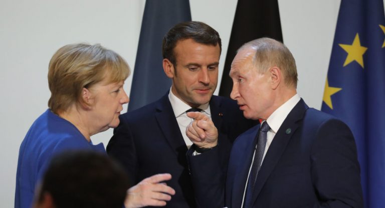 „So schwer es auch ist“: Merkel und Macron befürworten Dialog mit Russland