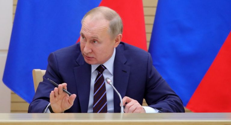Putin: „Russland vor Außenangriffen absolut geschützt“