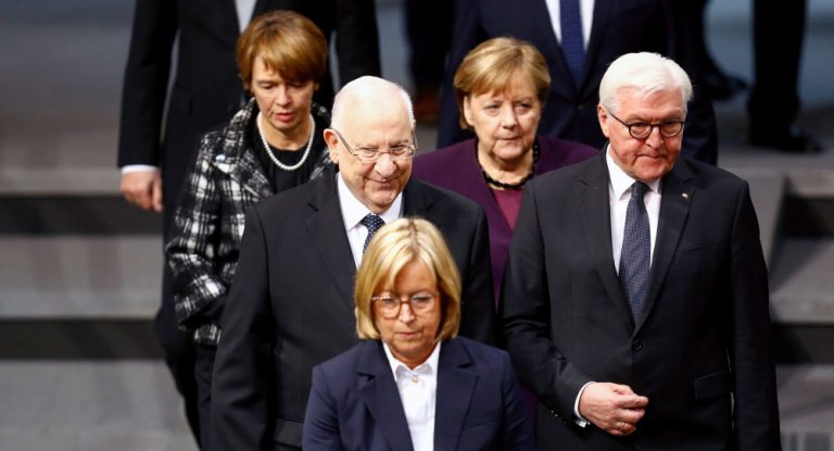 Merkel, Steinmeier und Rivlin gedenken Opfer des Nationalsozialismus – Video