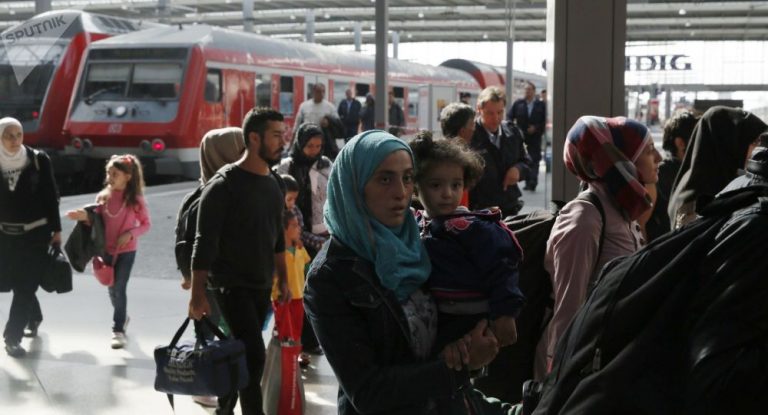 Über 1700 Straftaten gegen Flüchtlinge und ihre Unterkünfte, 229 Verletzte – Bericht