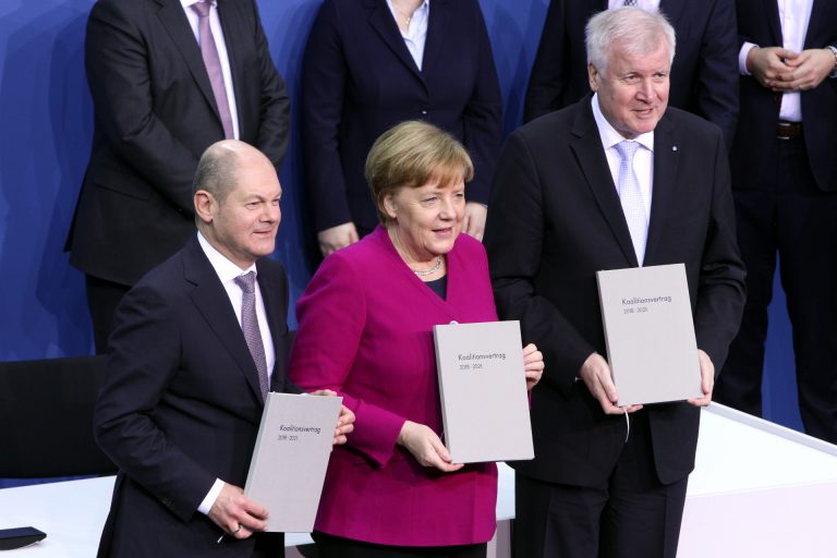 Scholz lobt Merkel