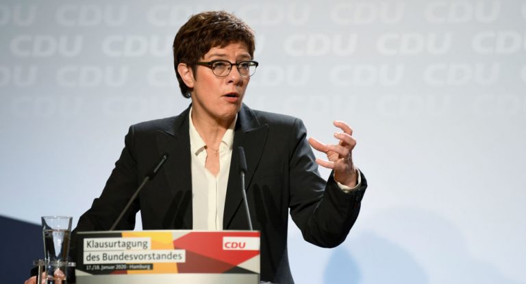 Kramp-Karrenbauer wünscht EU gemeinsame Bedrohungsanalyse zu Russland