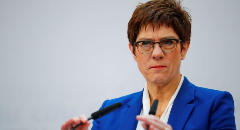 Viel Feind, viel Tod – Karrenbauer hat China und Russland im Visier