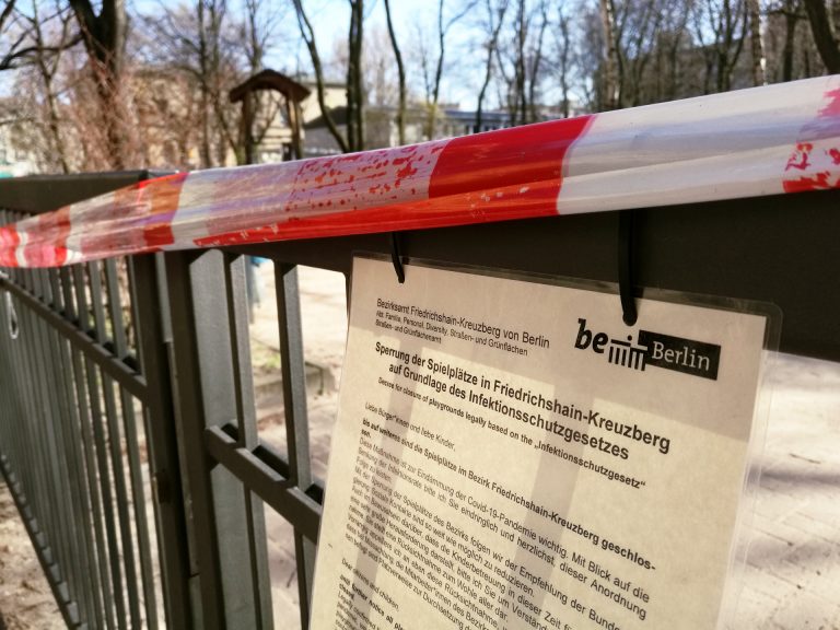 Merkel schließt Rückkehr zu Corona-Einschränkungen nicht aus