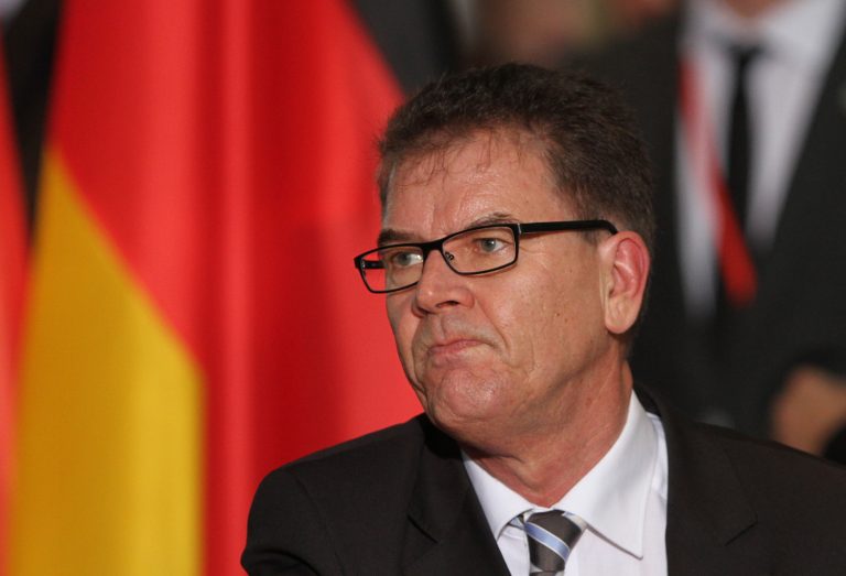 Entwicklungsminister: Coronavirus auch in Afrika bekämpfen