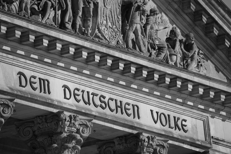 Berlin lockert Beschränkungen: Ab 4. Mai wieder Demonstrationen und Gottesdienste erlaubt