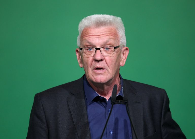 Kretschmann verteidigt Krisenmanagement von Merkel