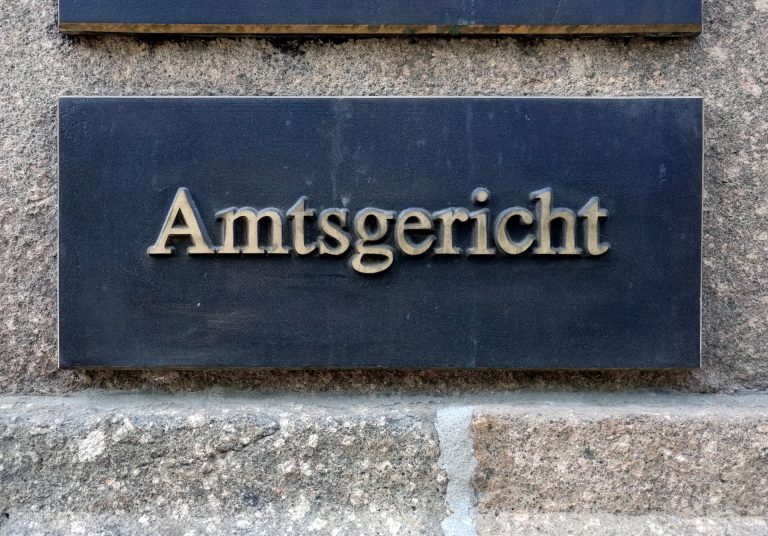 Deutsche Gerichte fahren Betrieb wieder hoch
