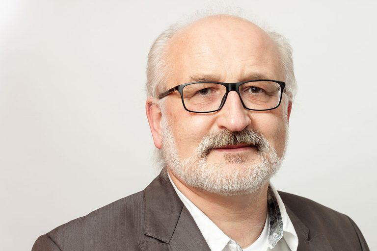 „Erneuter Kniefall der Kanzlerin vor US-Druck“: Ex-Agent Rupp über Hacker-Rüge gegenüber Russland