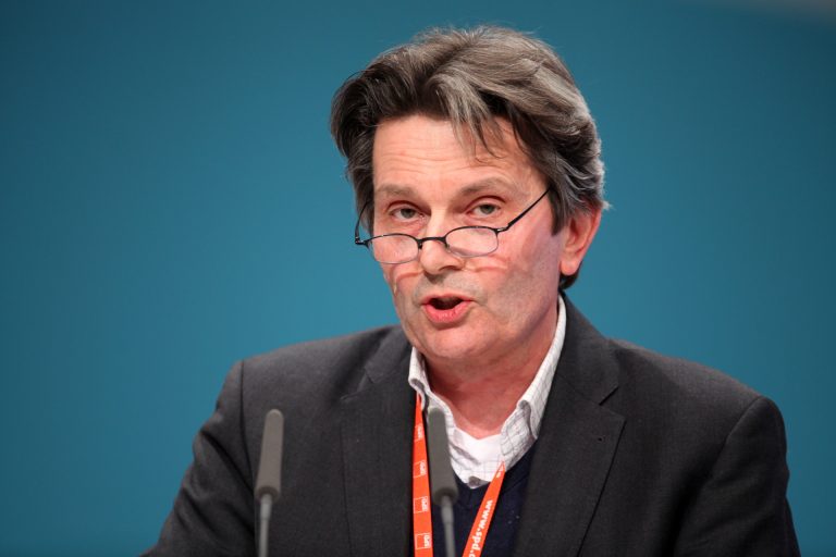 Mützenich will Corona-Bekämpfung zu Wahlkampfthema machen