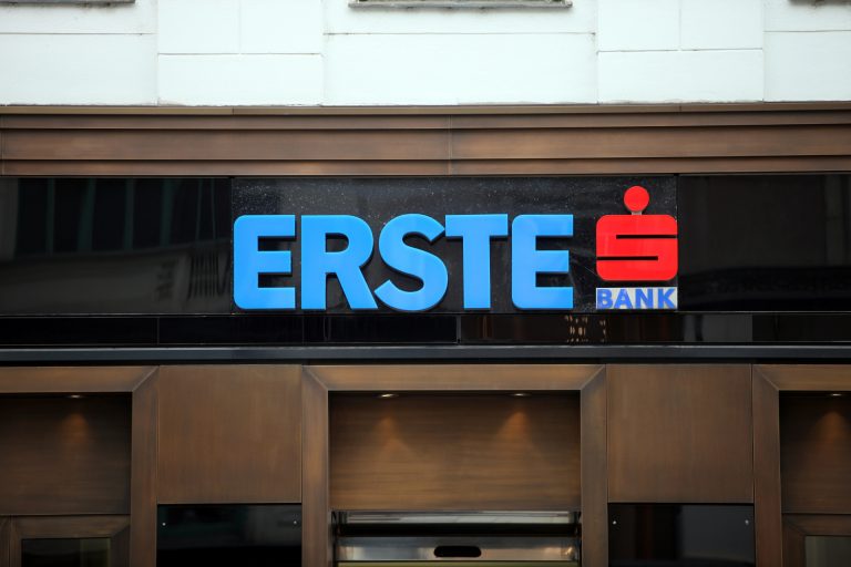 Erste-Group-Chef verteidigt Corona-Plan von Merkel und Macron
